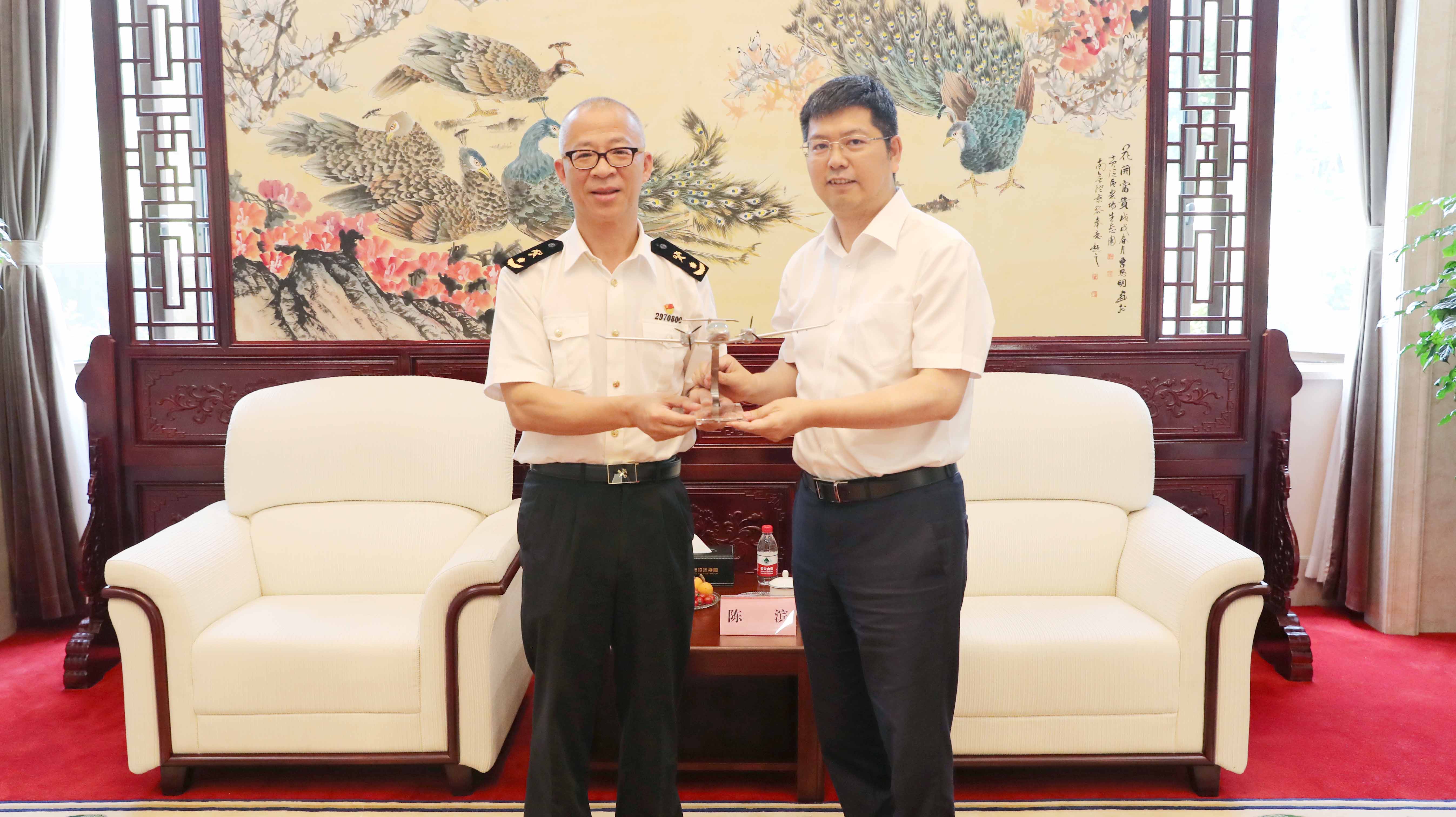 z6尊龙·中国官方网站奥威董事长陈滨会见绍兴海关关长梁升