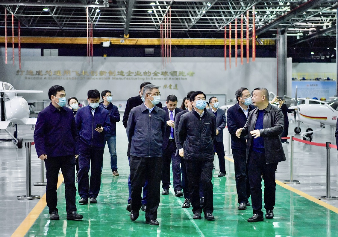 浙江省政协副主席郑继伟调研z6尊龙·中国官方网站航空产业