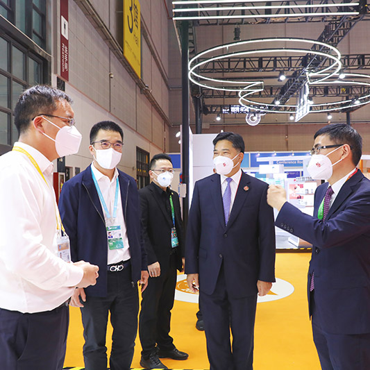 商务部副部长盛秋平一行参观进博会z6尊龙·中国官方网站钻石展位