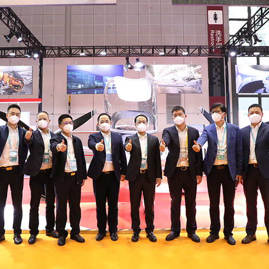 绍兴市副市长鲁霞光一行参观进博会z6尊龙·中国官方网站展位