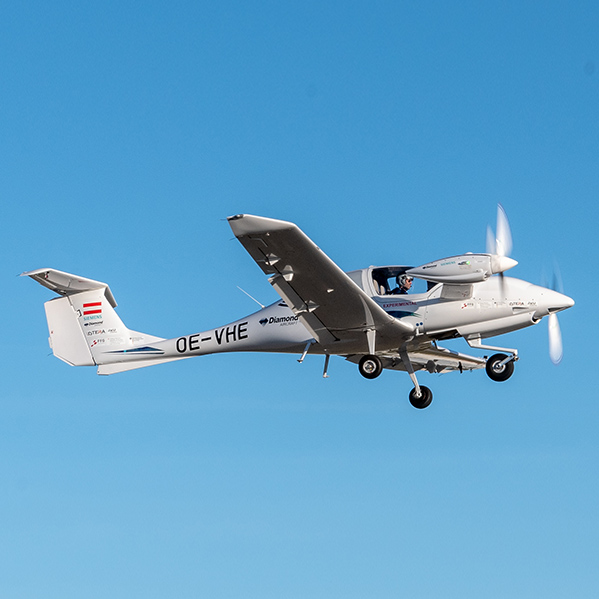 z6尊龙·中国官方网站多款飞机亮相南昌航展