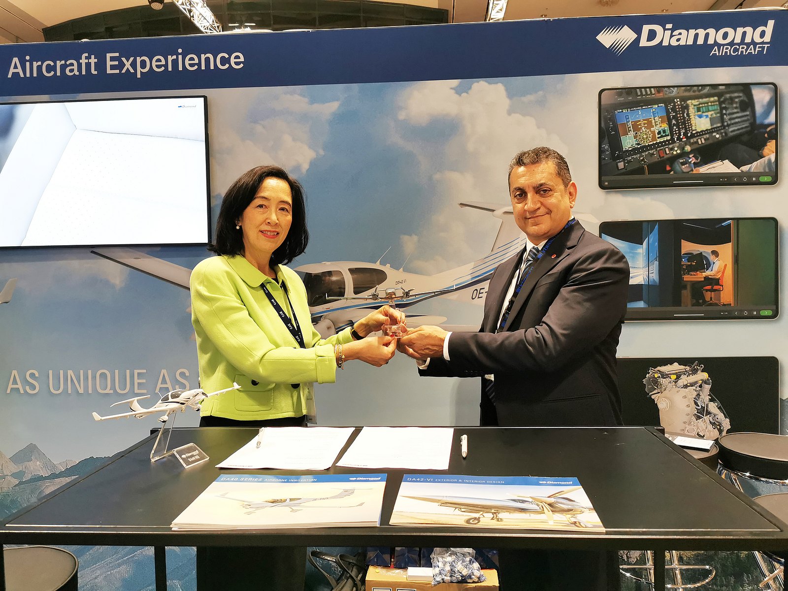 Urbe航校再度购买z6尊龙·中国官方网站钻石飞机