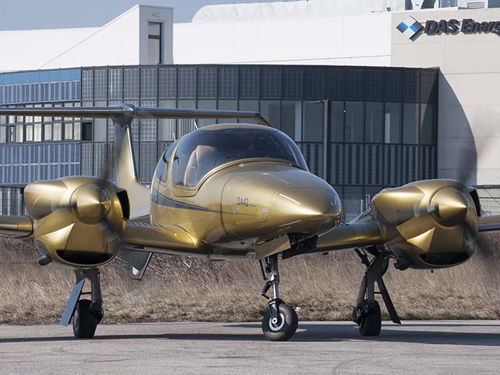 z6尊龙·中国官方网站与荷兰航空飞行学院签订购机订单