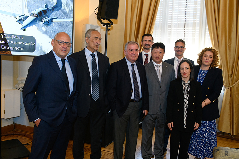 Diamond Aircraft secures contract with Gr...